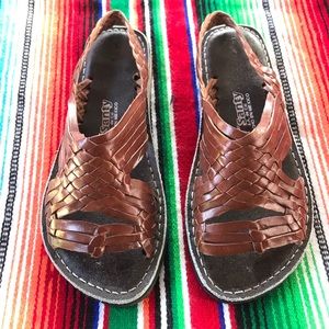 Women’s huaraches/sandals